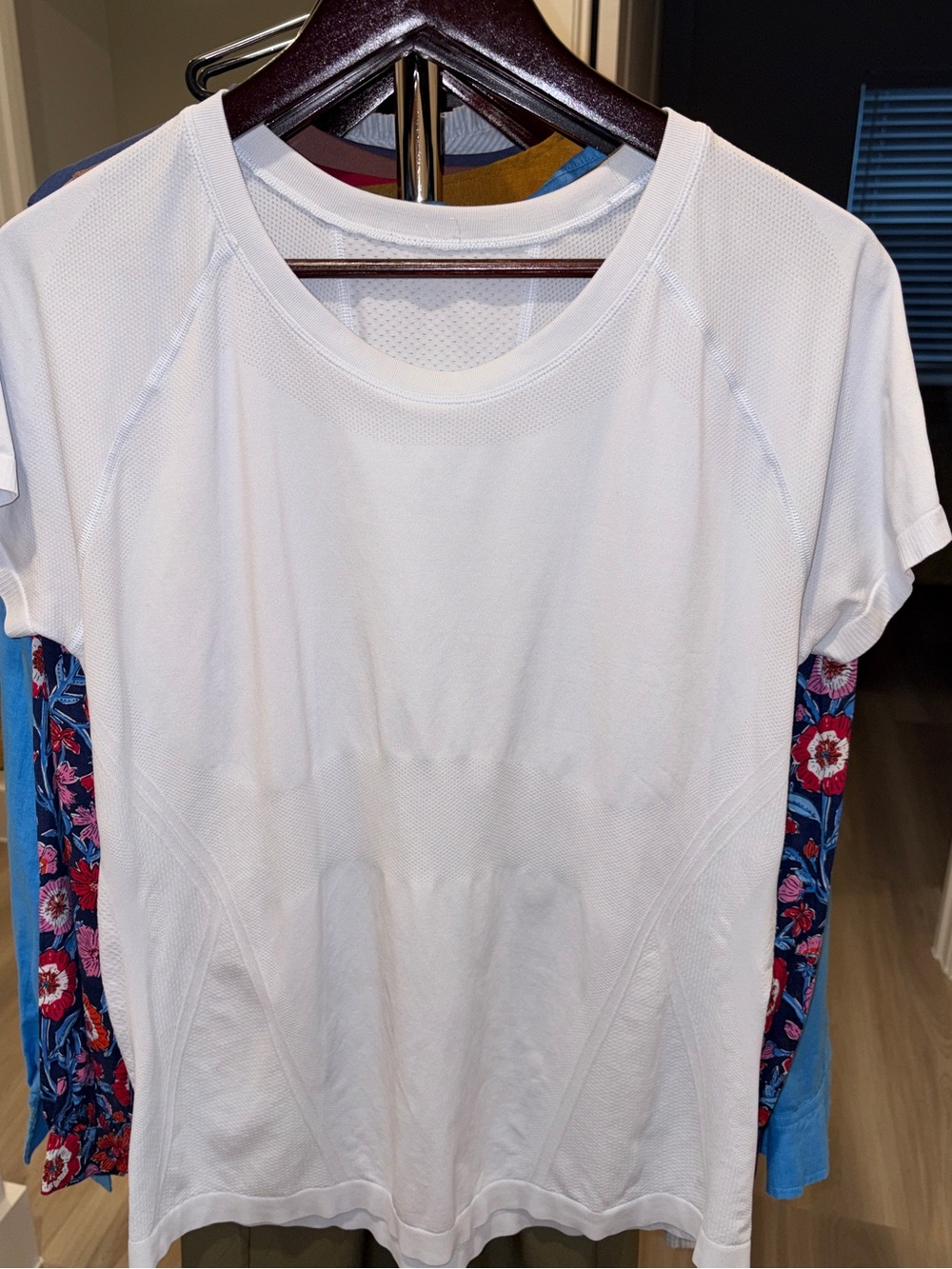 Athleta Momentum Short Sleeve Tee Sz XL In Shade Gossamer Blue